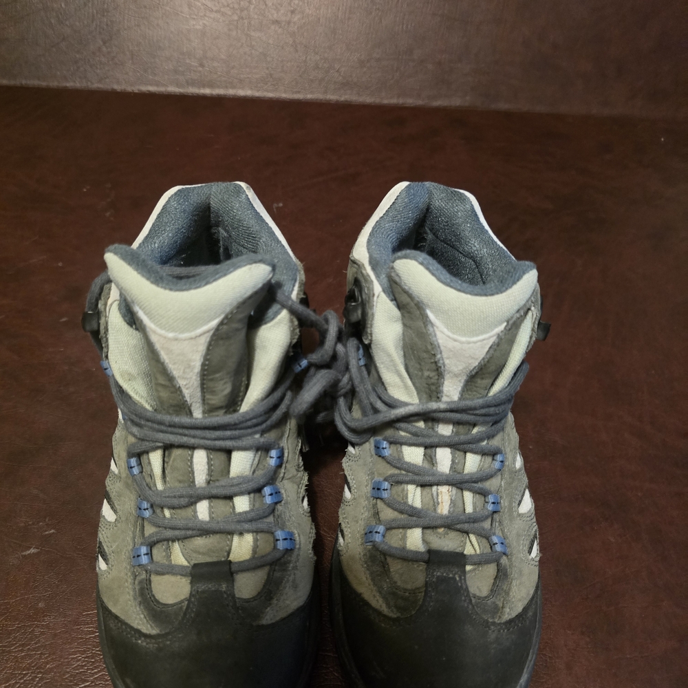 Men's Athletic Shoes - Black and Gray